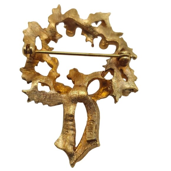 Vintage Signed LJM Gold-Tone Holly Wreath Brooch Red Green Rhinestone Crystal - Picture 2 of 4